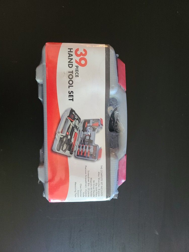 New 39 Piece Hand Tool Kit