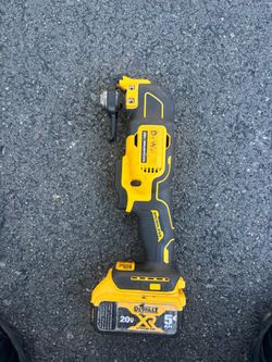 DeWalt 20V Brushless Oscillating Multi-Tool with Battery