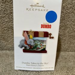 2011 Hallmark Keepsake Ornament “Disney DUMBO Takes To The Sky” Handle Turns NIB