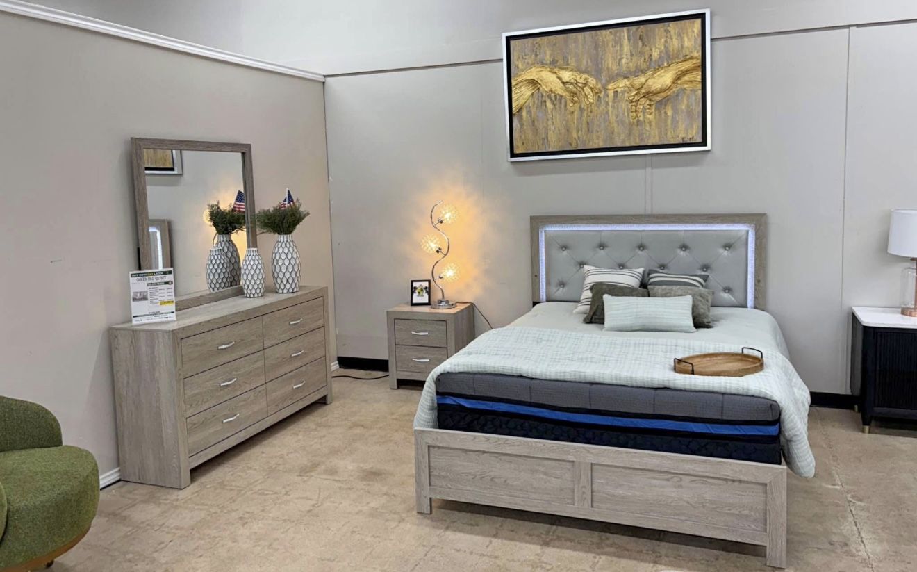Holiday Sale Event! Stunning Bedroom For Fraction Of The Price!!
