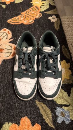 Vintage Green Nike dunks SZ 9