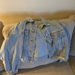 2 Small jean jacket women Make A Offer 