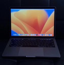 Apple MacBook Pro (2017) 13-inch Intel Core i7 3.5GHz 16GB RAM 500GB Touch Bar