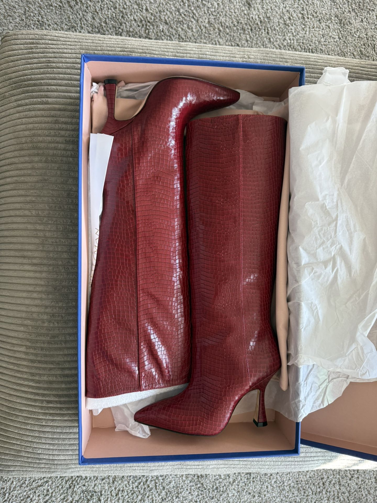 STUART WEITZMAN BOOTS . Size 38.5