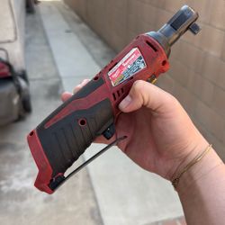 Milwaukee M12 3/8 Cordless Right Angle Ratchet
