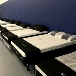 Brand New Queen Pillow Top Mattress In Plastic