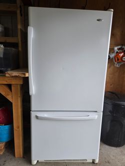 Refrigerator   Amana