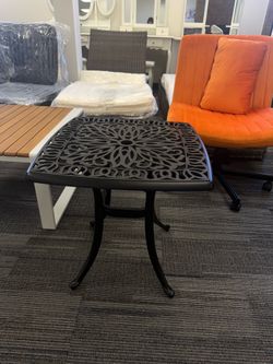 21" Cast Aluminum Outdoor Side Table (Sw814)