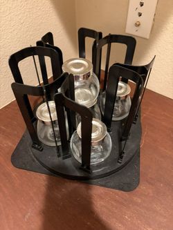 Spice rack With empty jars