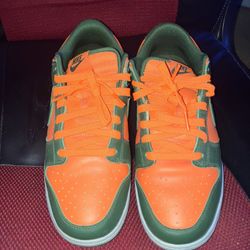 Nike Dunks 
