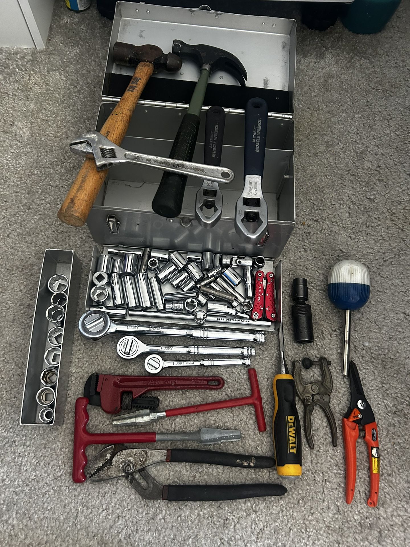 Metal Tool Box Set With Tools !