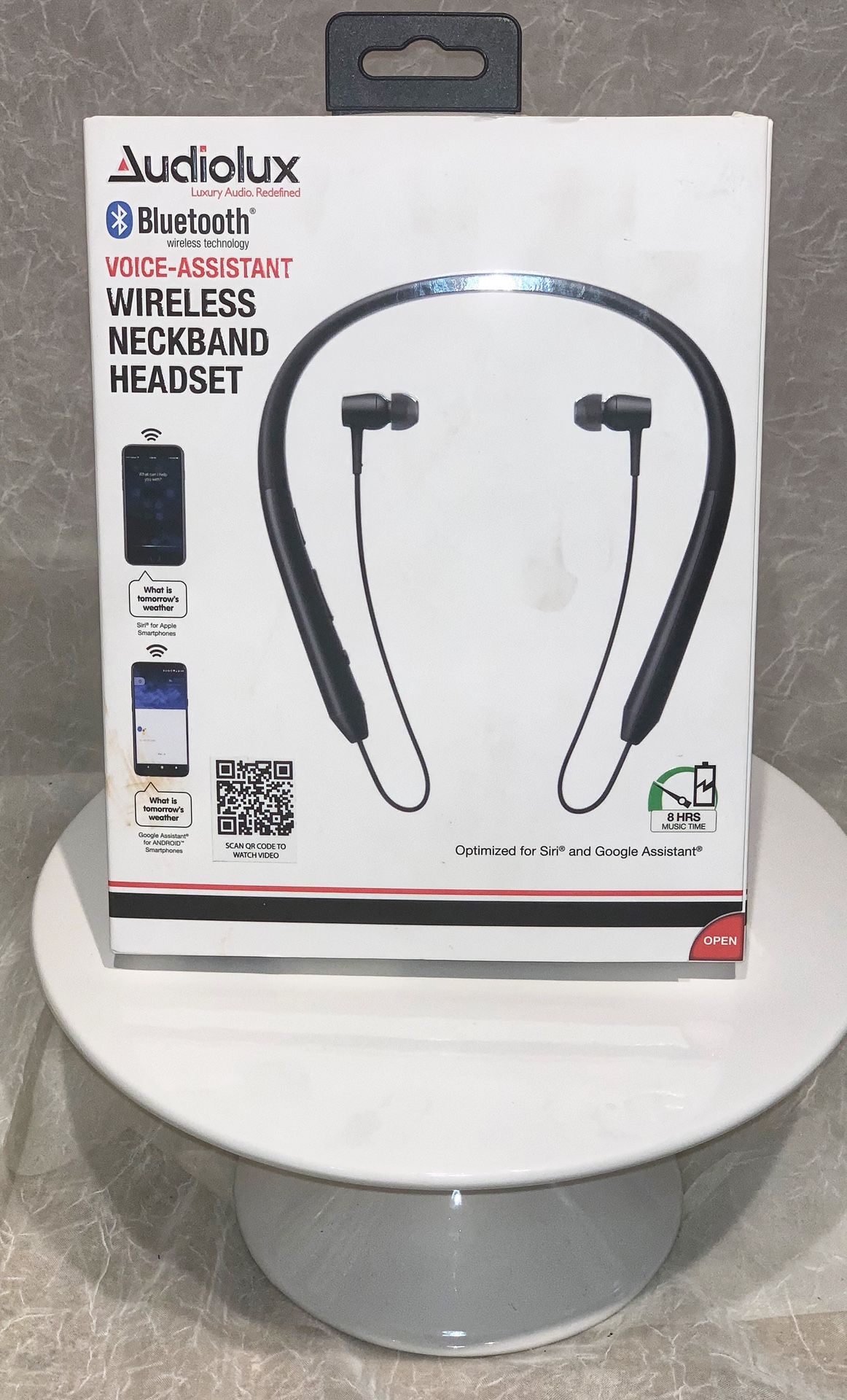 Wireless neckband headset