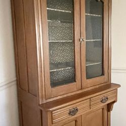 Beautiful Antique China Cabinet - Hutch
