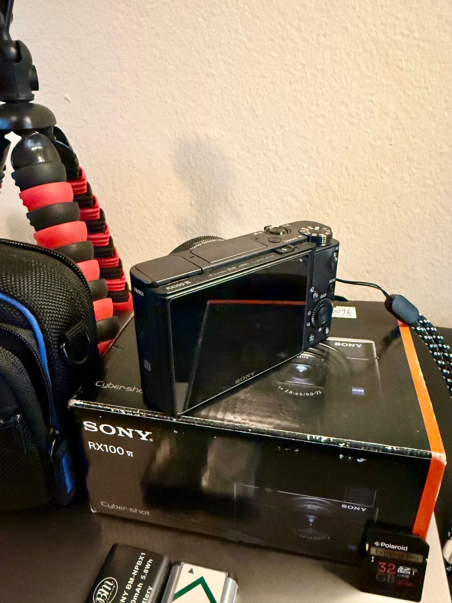 Sony RX100 VI Cybershot Point & Shoot Camera