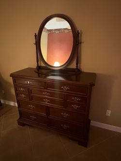 5 Piece Wood Bedroom Set