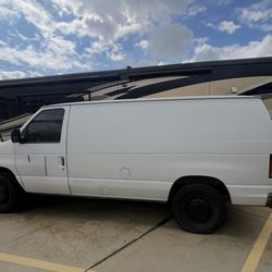 2002 Ford E-350