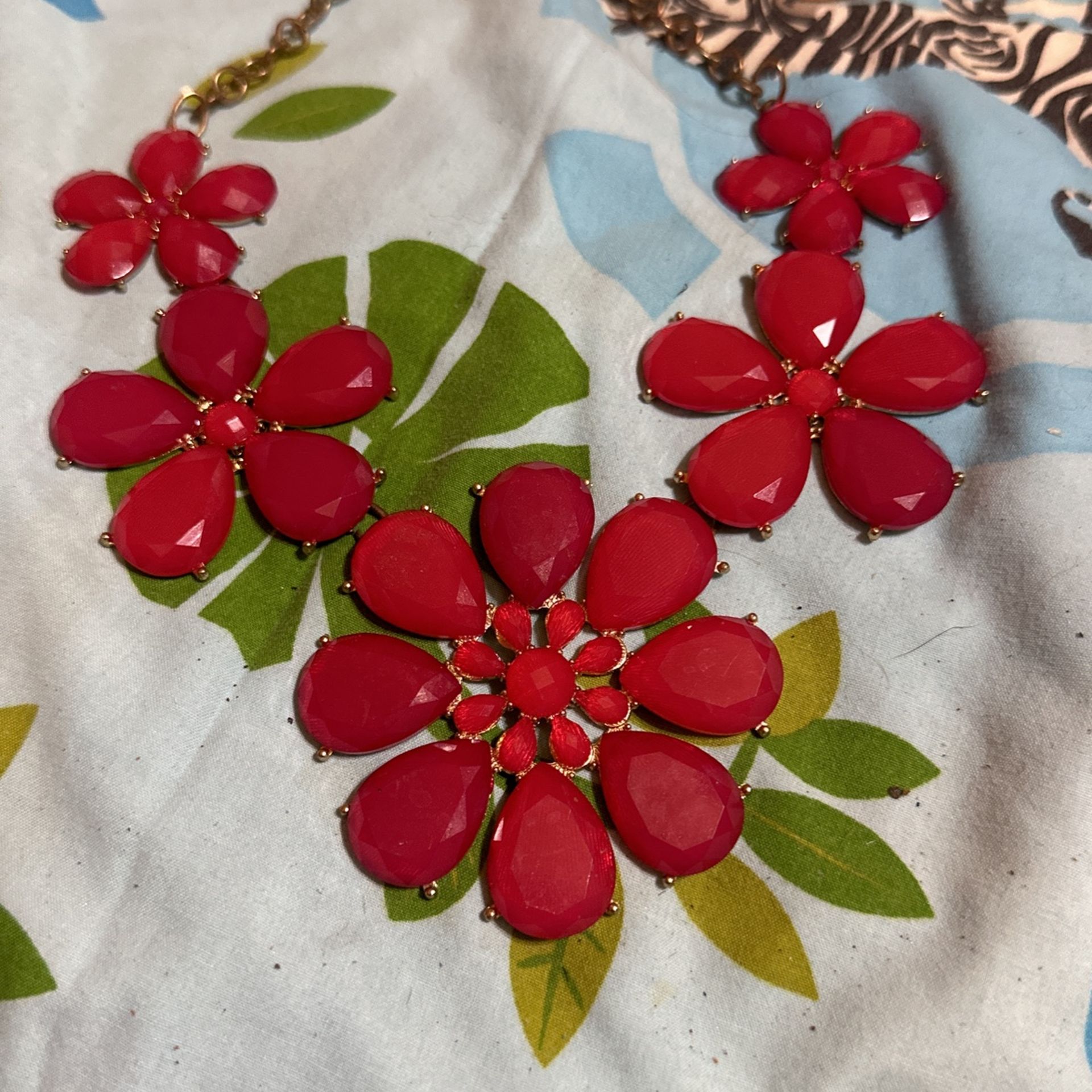 Collar De Flores Rojas