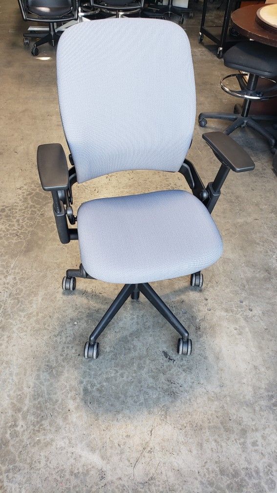 Refurbished Steelcase Leap V2 In Perfect Condition for Sale in Tijuana, MX OfferUp