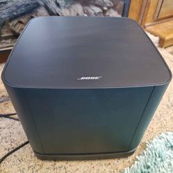 BOSE 900 Sound Bar, BOSE 500 Subwoofer, 2 BOSE Surround Sound Speakers, Remote/wires!