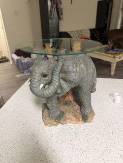 Design Toscano Elephant's Majesty Mother Baby Glass Table 12x11