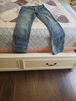 Ralph LAUREN JEANS SIZE 4. BRAND NEW