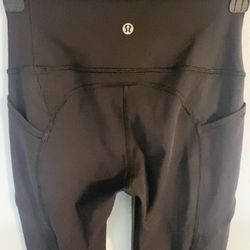 NEW lululemon size4 ‘All the Right Places’ leggings 