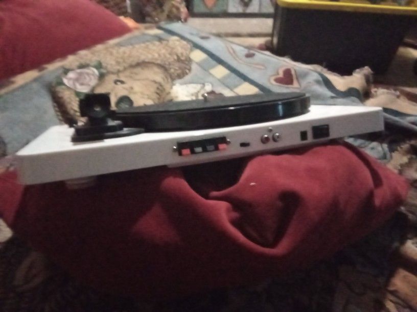 Vitorola Record Player Works Great No Speakers