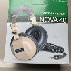 Realistic Nova 40 Stereo Headphones 