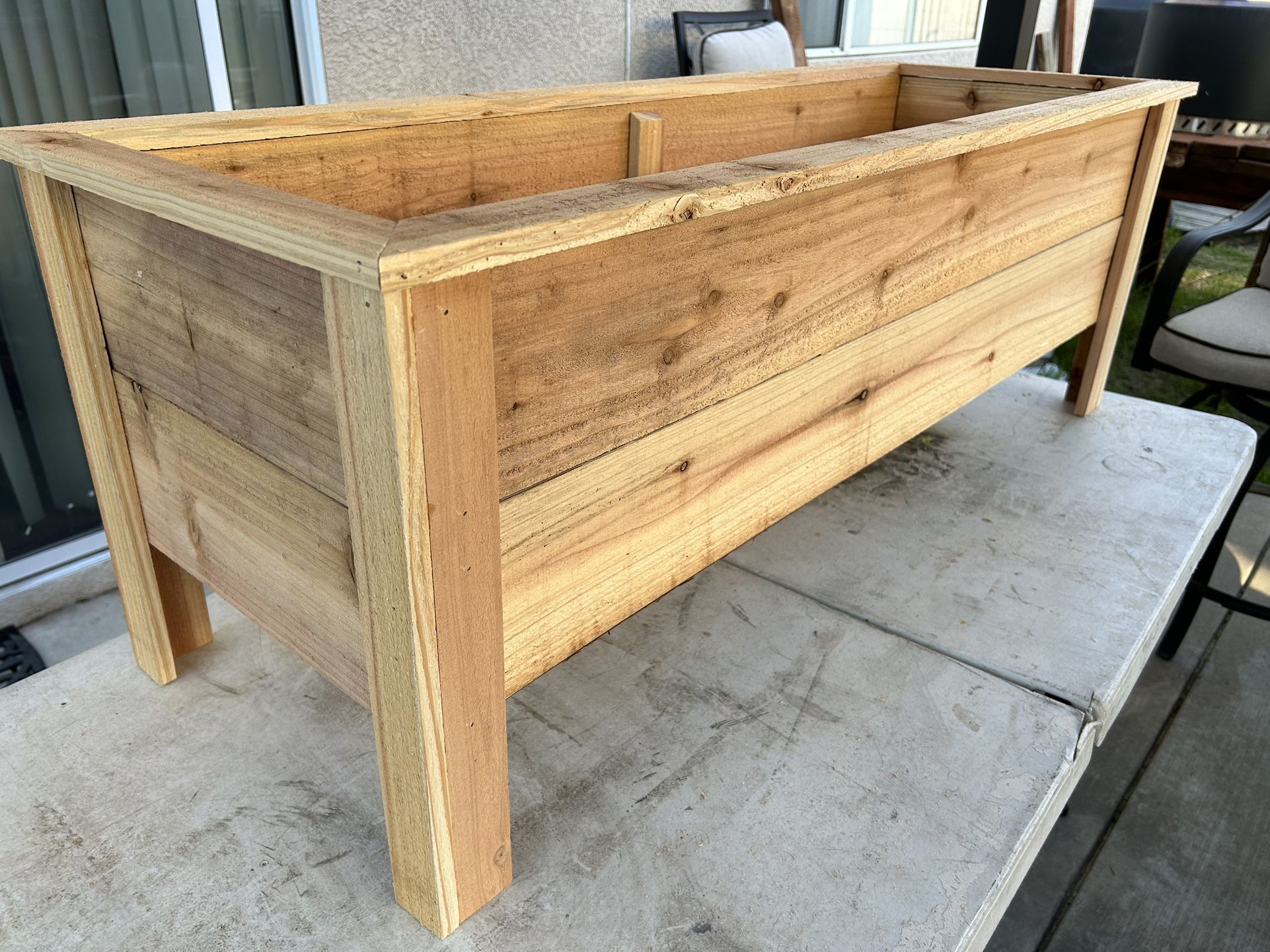 Raised Planter Box 🌼🌶️🥒🍅🥦