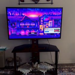 Roku Tv With Table 