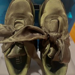 PUMA FENTY by Rihanna, Oliver bow knot, women's shoes sneakers. Size 6