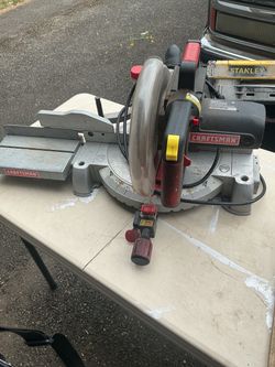 Compound miter saw