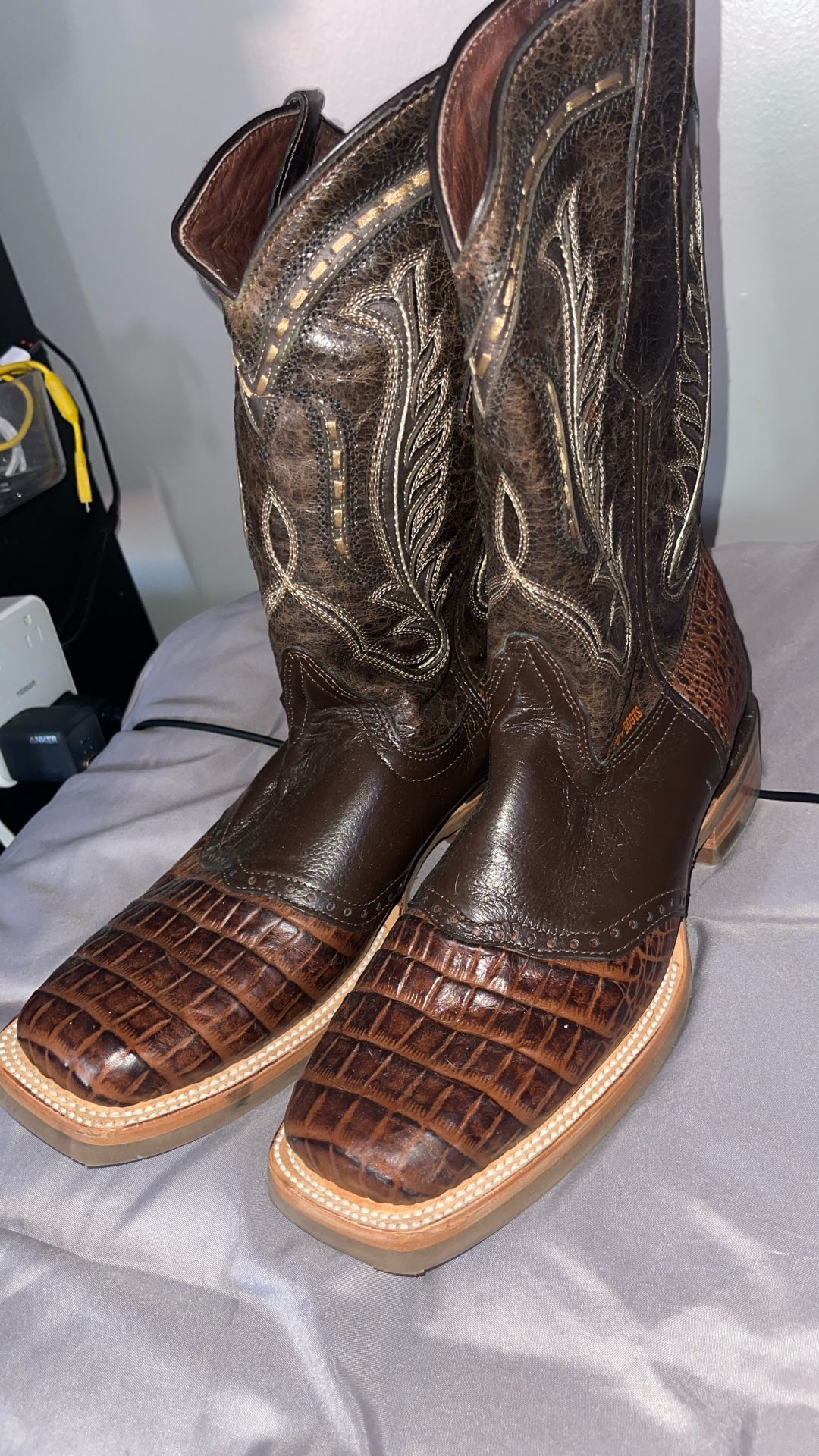 Soto Boots Men's Saddle Vamp Gator Belly Print Cowboy Boots (size 9 Men)