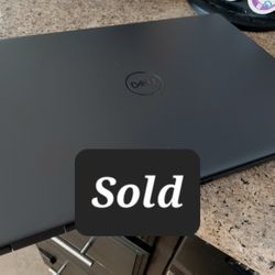 Loaded Dell Touchscreen Laptop***Windows 11 Intel Core i5-10th Gen And More