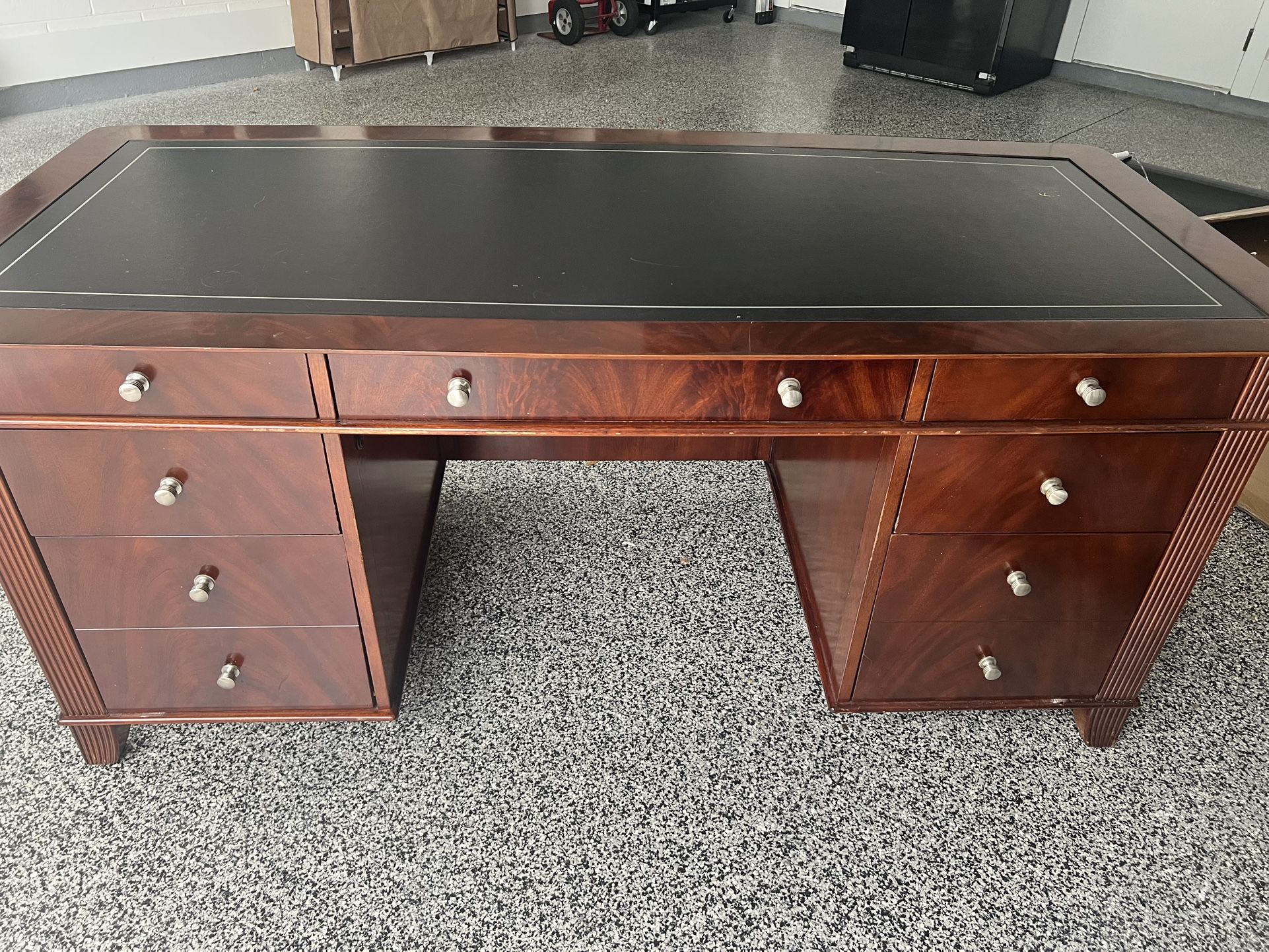 Elegant Solid Wood Desk with Black Leather Inlay – Timeless Quality & Style