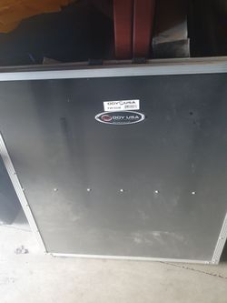 DJ STAND BOTTOM TRI FOLD