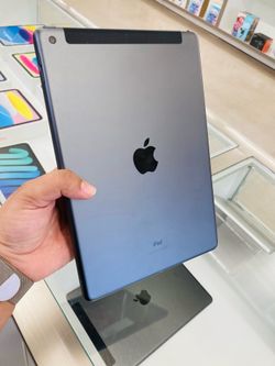 iPad 7th gen 32gb WiFi and LTE