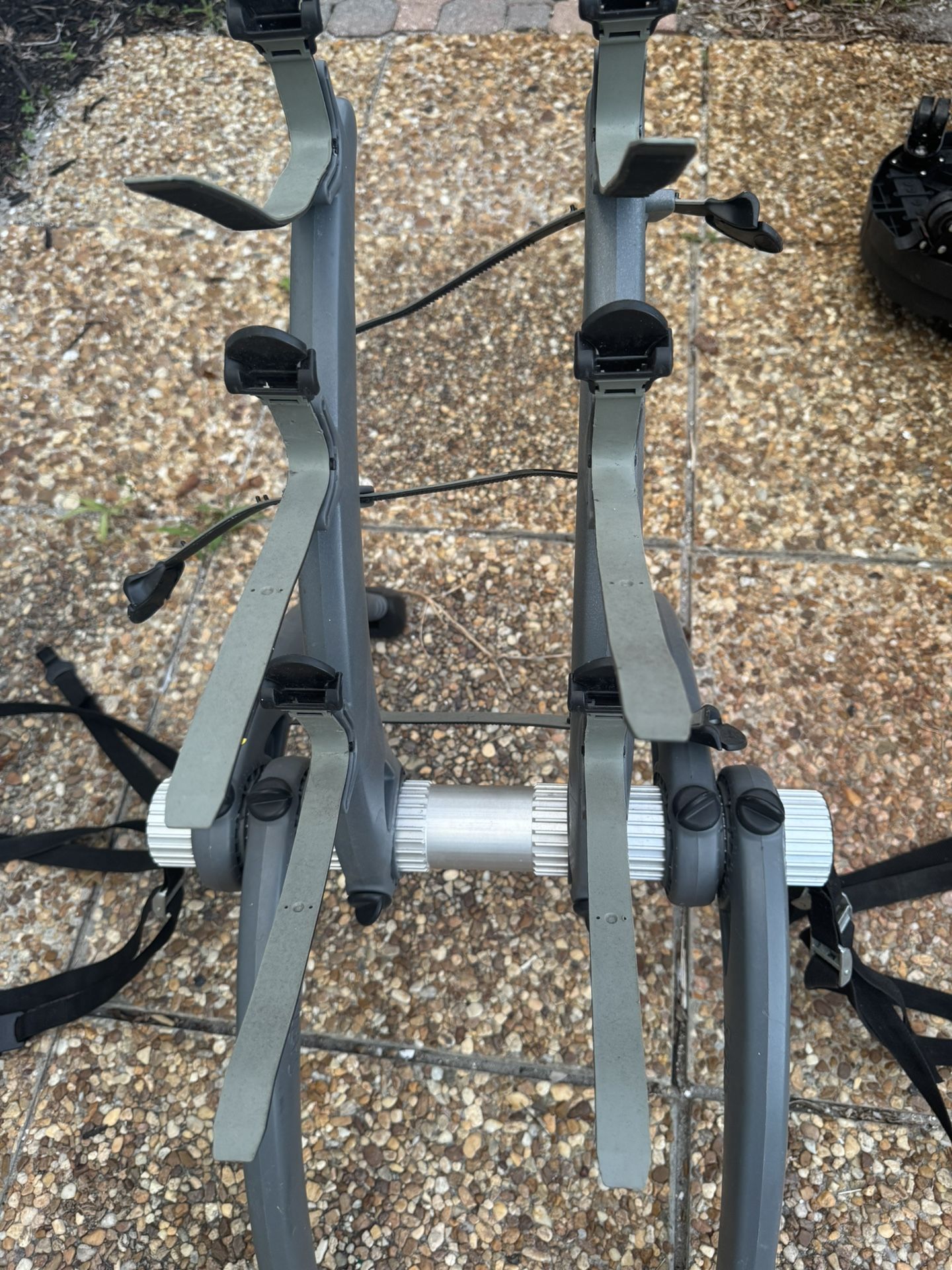 Saris Bones Car Trunk Bicycle Rack Carrier, Mounts 3 Bikes