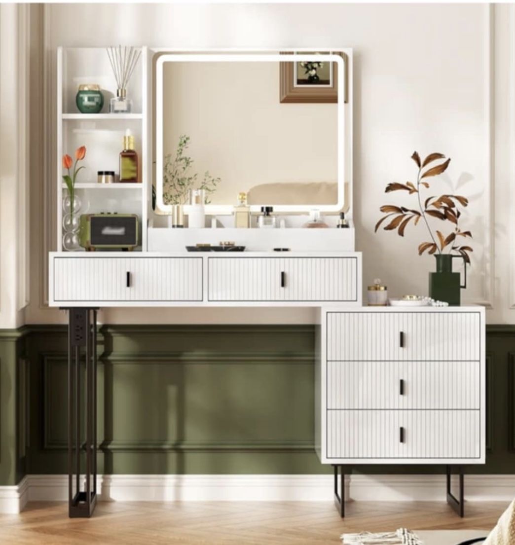 Brand New In Box - Large Vanity Desk With ColorTouch Screen Dimming Mirror 