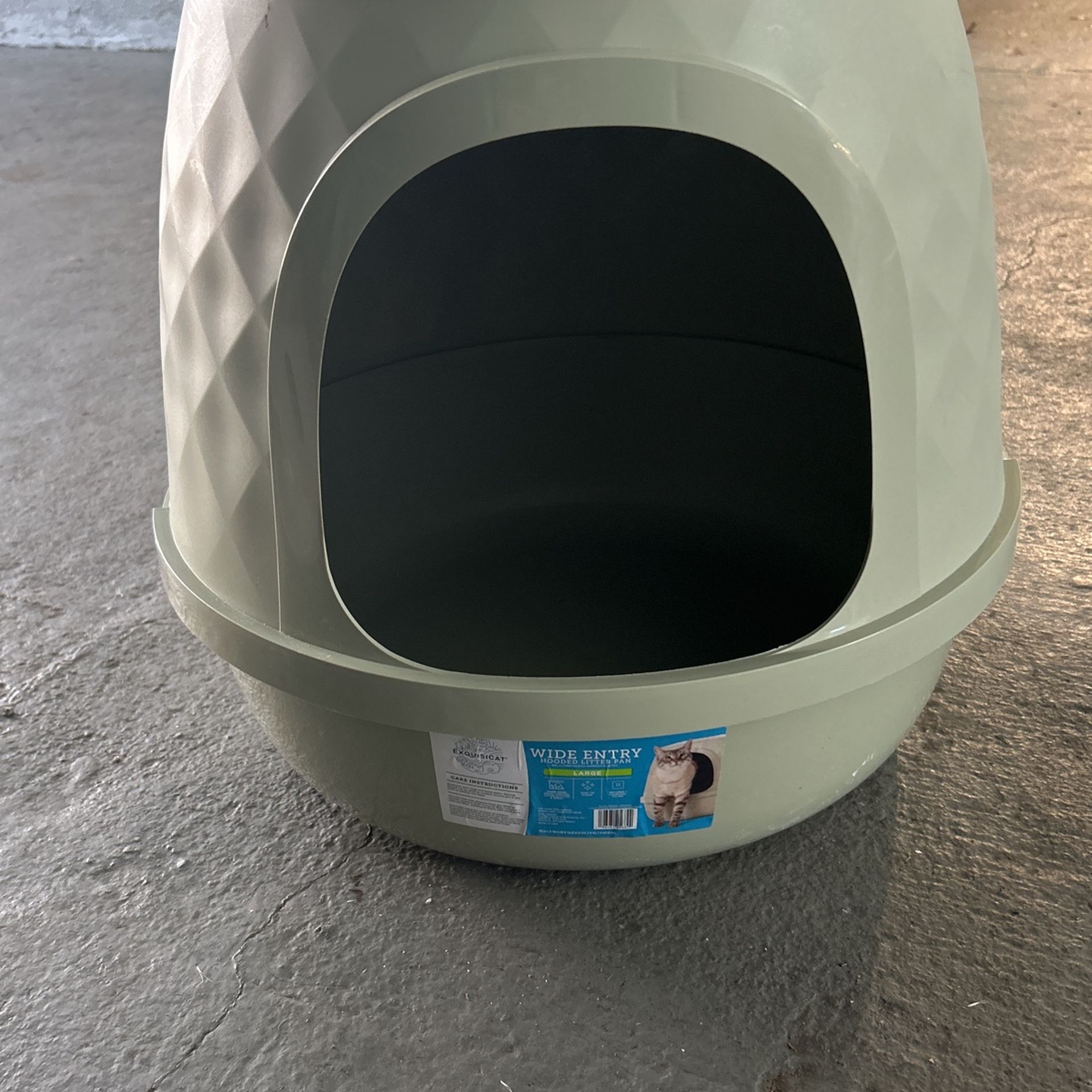 Nice 2 Piece Litter Box