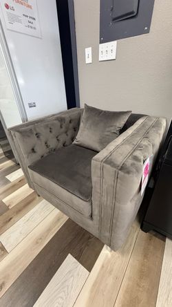 ACCENT CHAIR