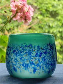 1988 David Traub, a well-known American glass artist, hand-blown art glass bowl