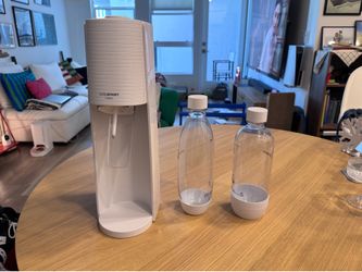 SodaStream Terra Bundle - 2 Bottles + New CO2 Cylinder - Excellent Condition