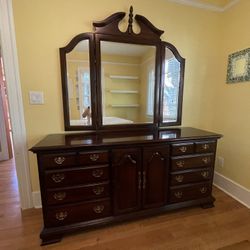 Kincaid Solid Cherry Queen Anne Dresser