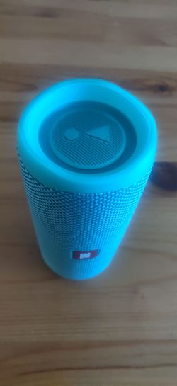 JBL Flip 5 speaker - pickup in Santa Monica