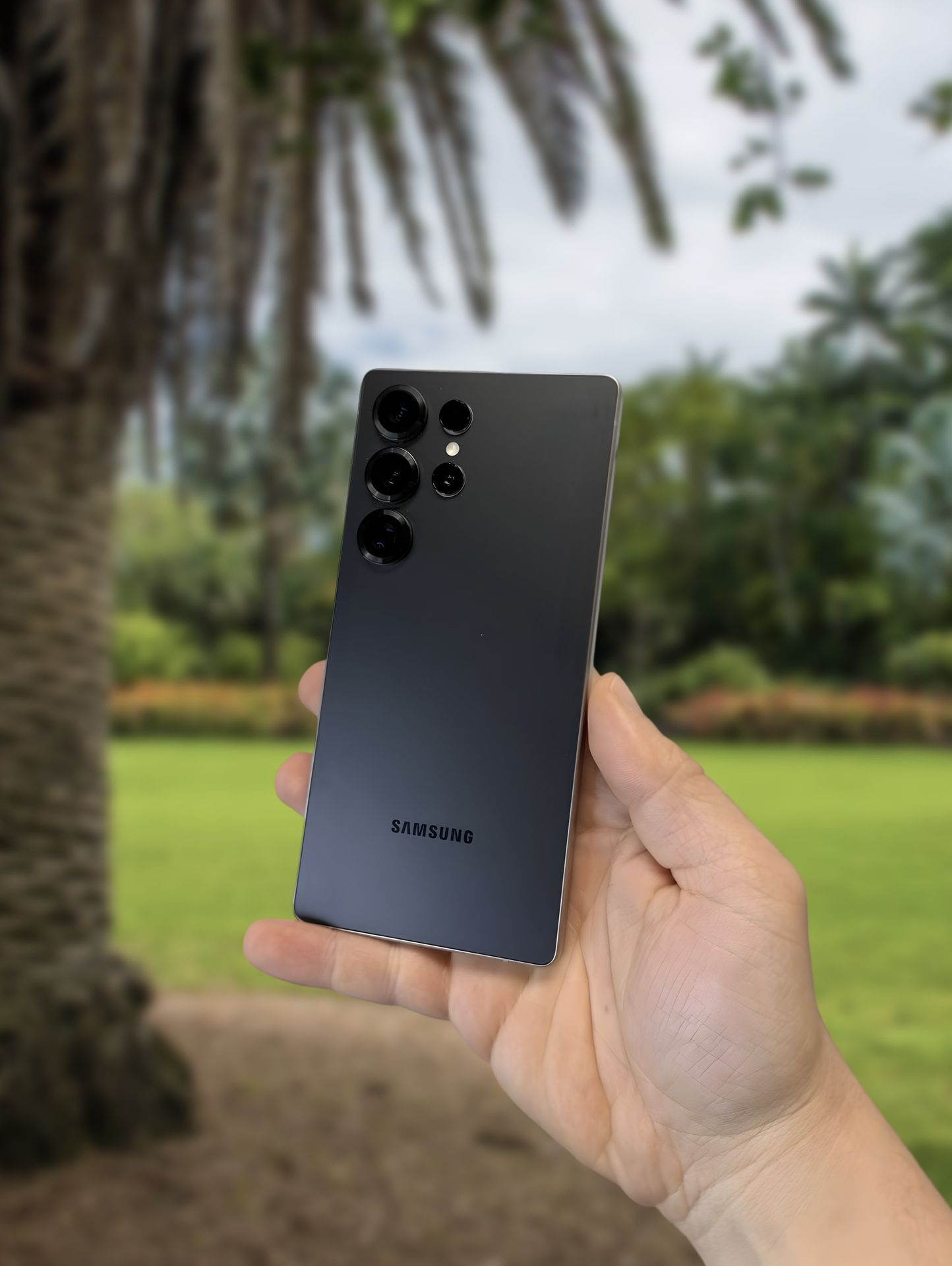 Certified Samsung Galaxy S25 Ultra – Latest Model, 256GB Mint Condition + Unlocked to any carrier