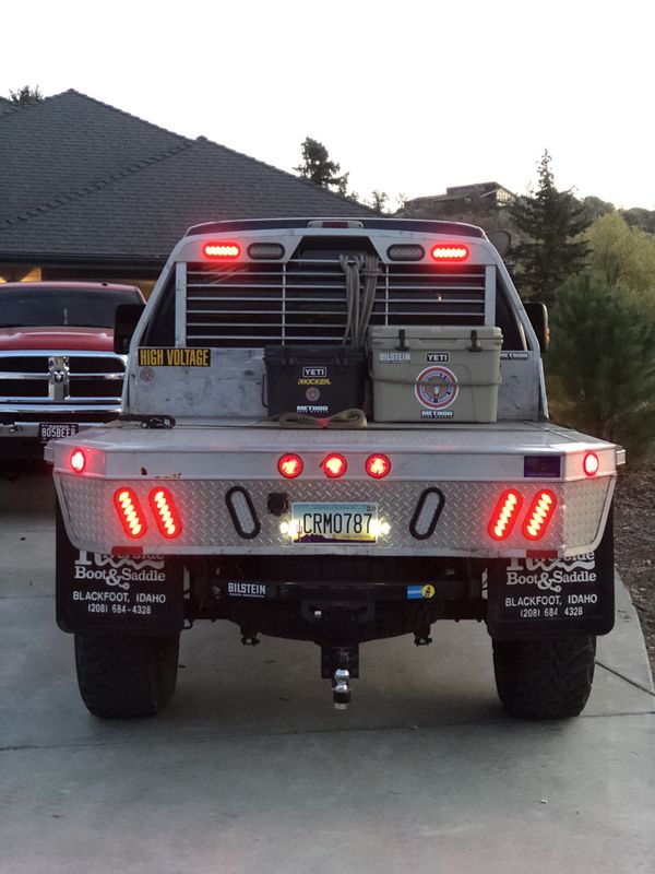 Hillsboro 2500 series flatbed for Sale in Tehachapi, CA - OfferUp