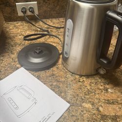 Amazon Basics Stainless Electric Hot Water Kettle, 1.8 Quarts (1.7L), 1500W, BPA-Free, Black and Silver