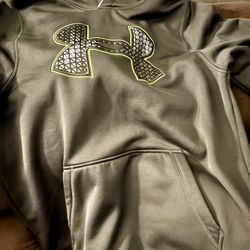 Medium Under Armor  hoodie