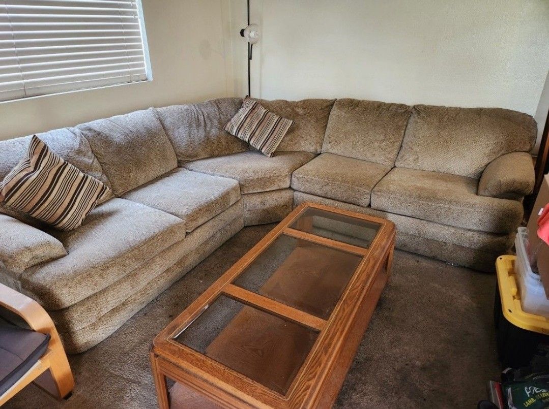 Sectional Sofa!!! Made In USA -Clean!